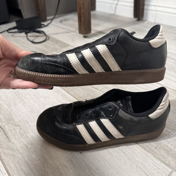 Adidas Samba Classic Indoor Soccer Shoes Kids Size 3.5 Black & White Leather Sue - Picture 3 of 7